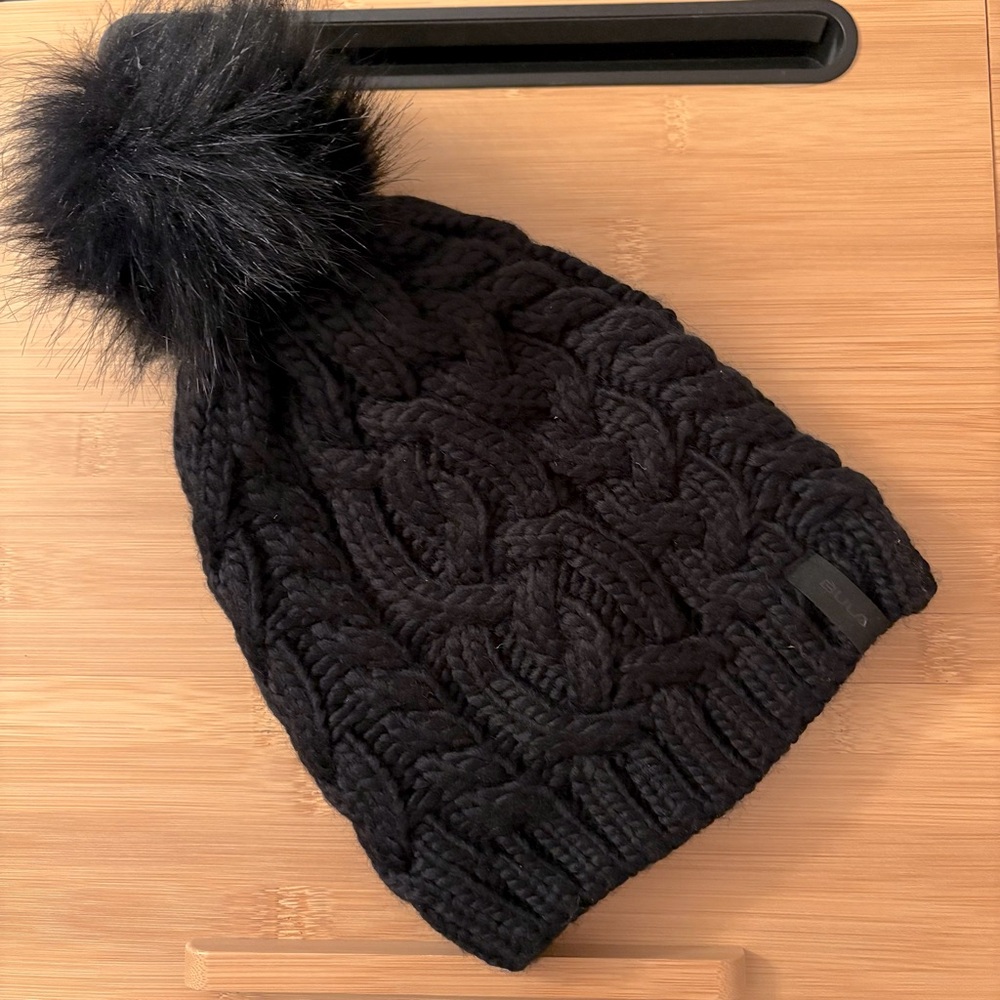 BULA | Black Knit Pom-Pom Beanie